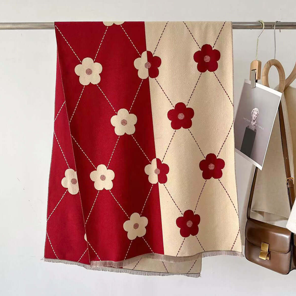 Floral pattern imitation cashmere scarf with red and beige sections, ideal for fashionistas seeking style and warmth.