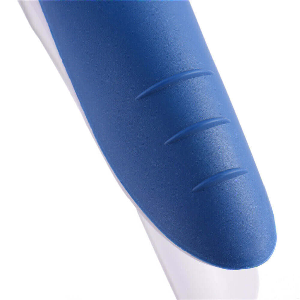 Close-up of the ergonomic handle of the Lint Fabric Remover, designed for comfort and grip during use.