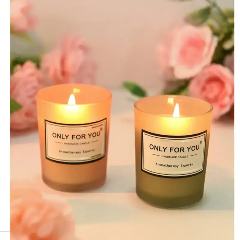 Fill your space with the delicate fragrance of lavender and chamomile – our smokeless candle offers tranquility without the soot.