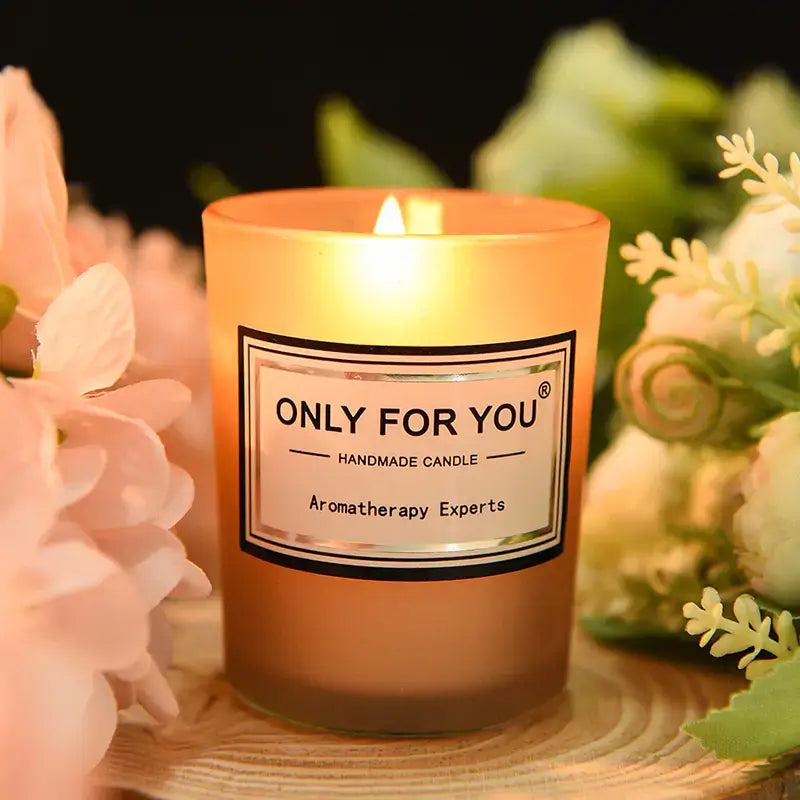 Fill your space with the delicate fragrance of lavender and chamomile – our smokeless candle offers tranquility without the soot.